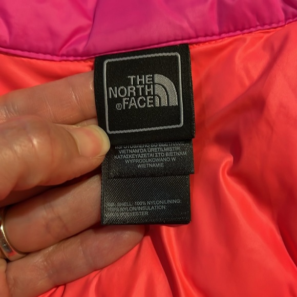 The North Face Hot Pink Quilted Jacket - Picture 15 of 16